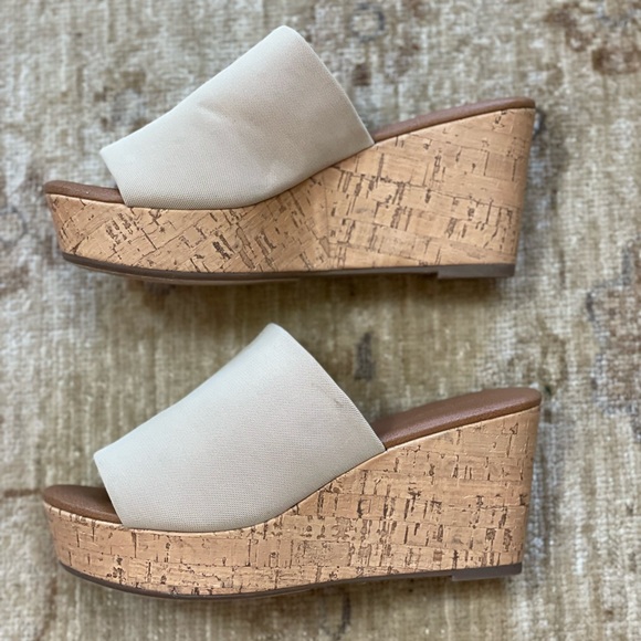 NWOB - Sonoma Lifestyle Cork Platform Slide Wedges in Beige, Size 6. - Picture 9 of 15